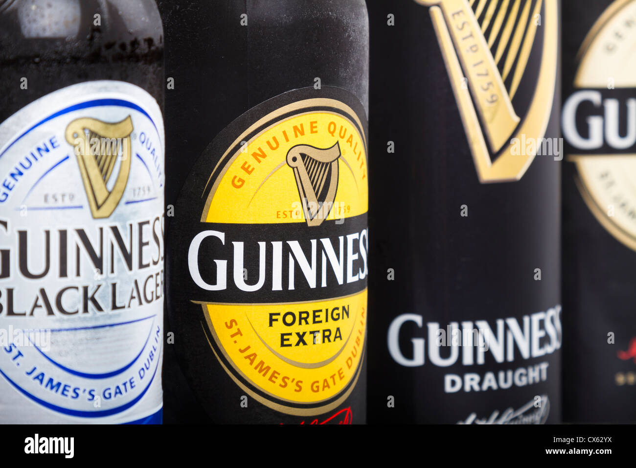 Dublin, Irland - 12. September 2012. Dies ist ein Produkt Studioaufnahme von Guinness Stout/Lager in Irland hergestellt. Vier verschiedene Stockfoto