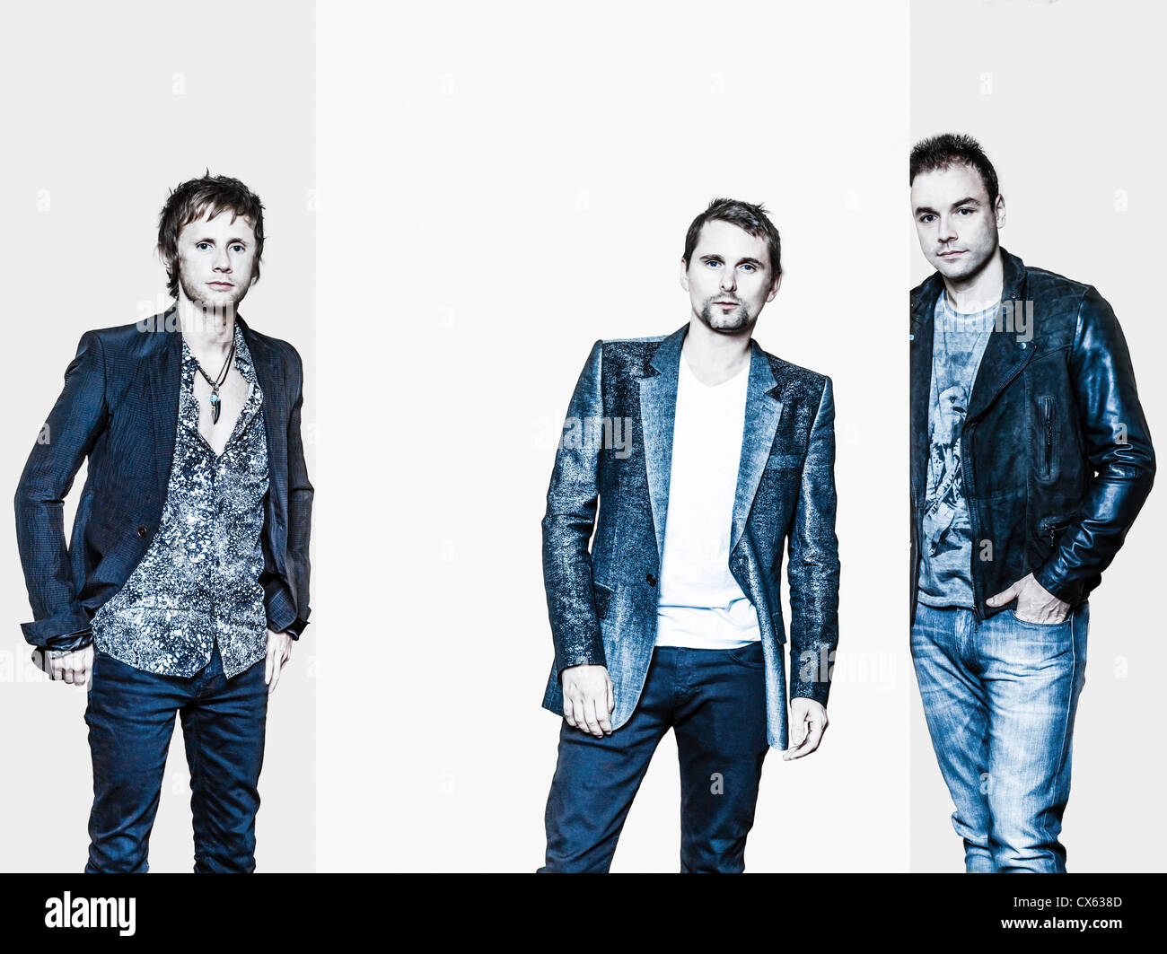 Paris, Frankreich - 4. Juli 2012: Porträt der englischen Rockband Muse mit Matthew Bellamy, Dominic Howard und Christopher Wolstenholme in Paris, Frankreich am 4. Juli 2012 Stockfoto