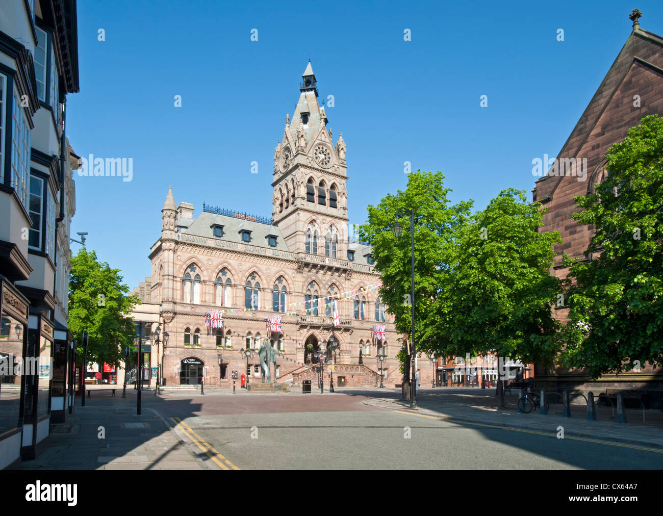 Chester-Rathaus und St Werburgh Street, Chester, Cheshire, England, UK Stockfoto