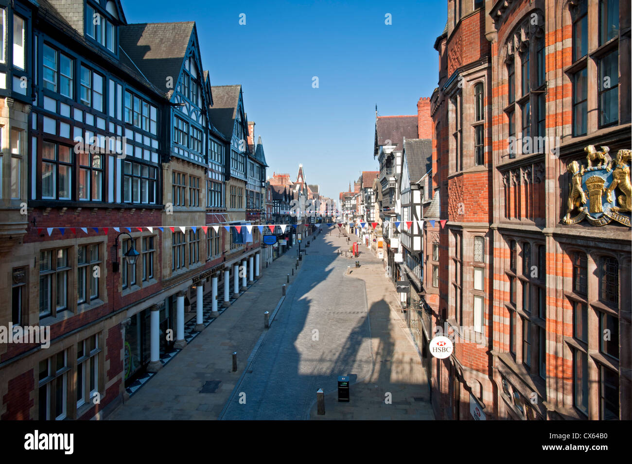 Ansicht der Eastgate Street von Eastgate Clock, Chester, Cheshire, England, Großbritannien Stockfoto