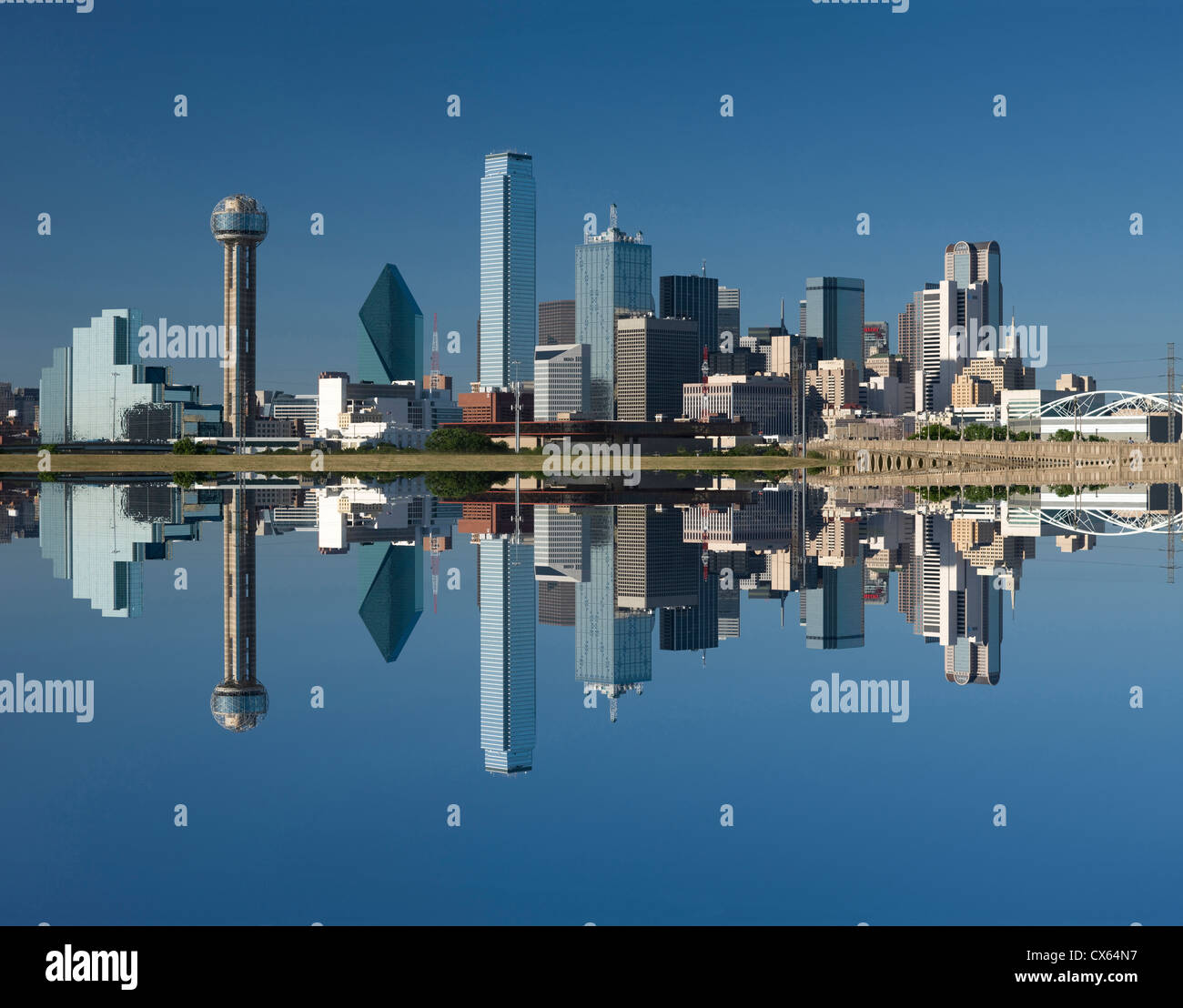 2009 HISTORISCHE SKYLINE DES STADTZENTRUMS TRINITY RIVER GREENBELT PARK DALLAS TEXAS USA Stockfoto