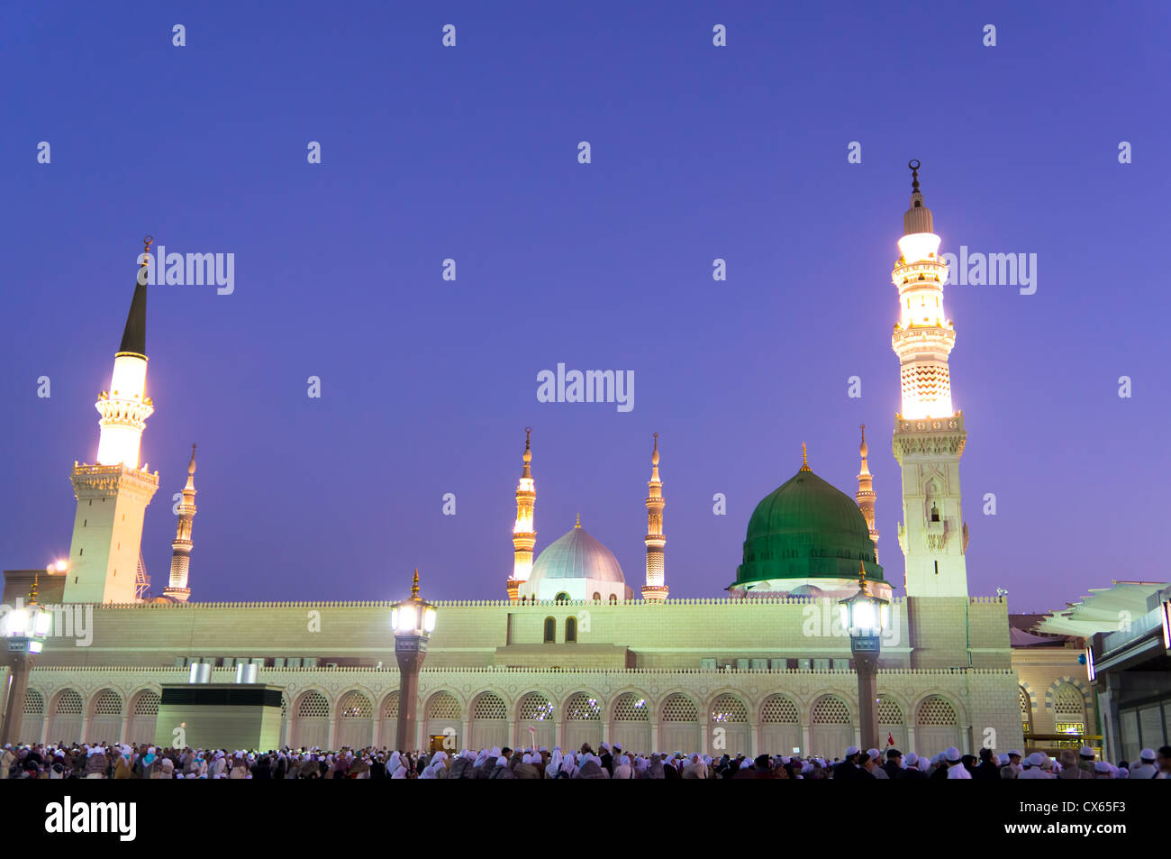 Nabawi Moschee während Sunrise golden Stunden in Al Madinah, Saudi-Arabien. Stockfoto