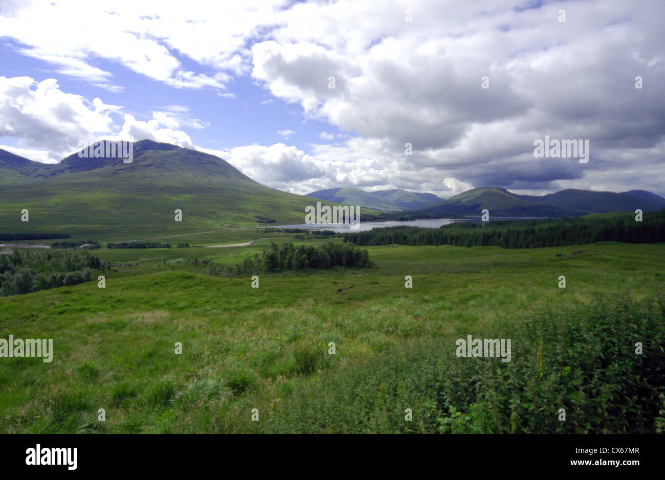 Loch Tulla in der Nähe der Brücke von Ochy und Glencoe im zentralen Hochland von Schottland Stockfoto