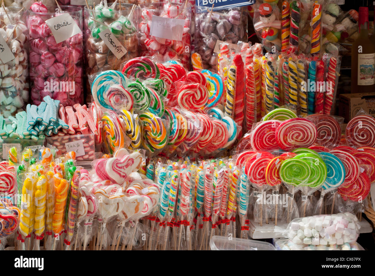 Süßigkeiten auf einen süßen Stall zu verkaufen für Touristen in Frankreich. Stockfoto
