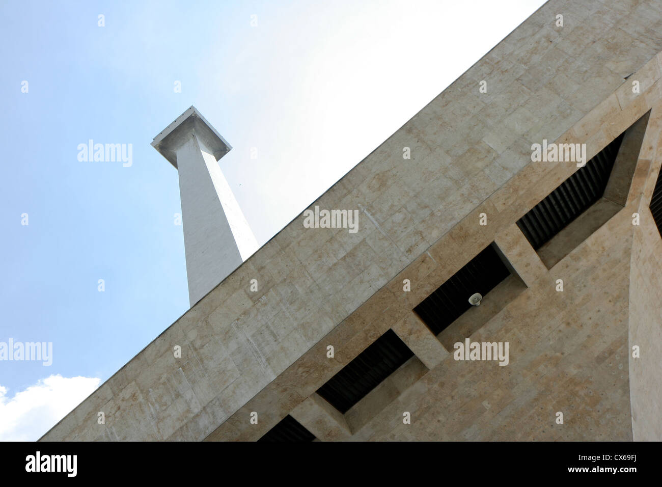 Nationaldenkmal (Monas) in Jakarta. Das Denkmal befindet sich vorne des Präsidentenpalastes. Stockfoto