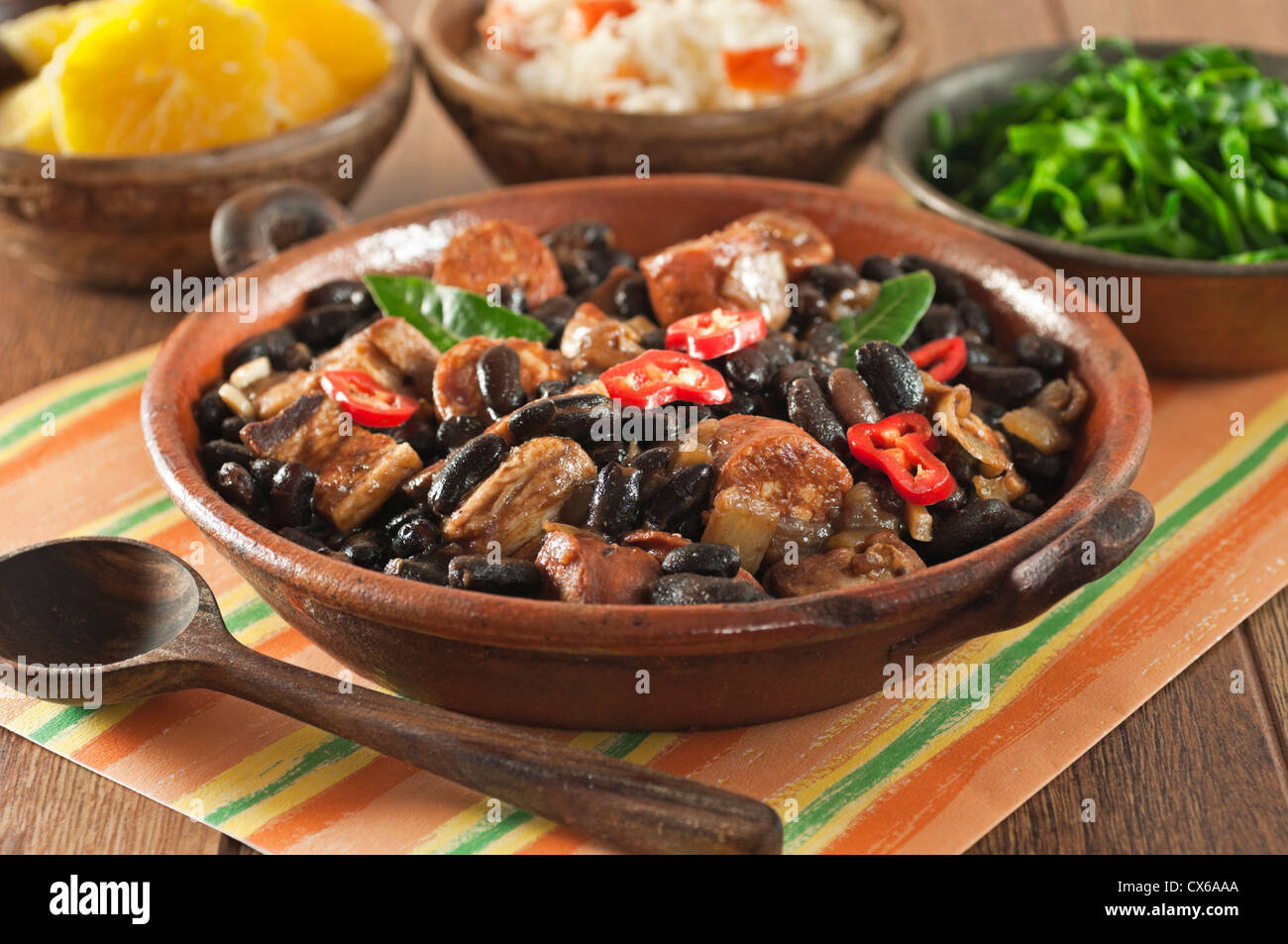 Feijoada Bohnen und Fleisch Eintopf Brasilien Essen Stockfoto, Bild ...