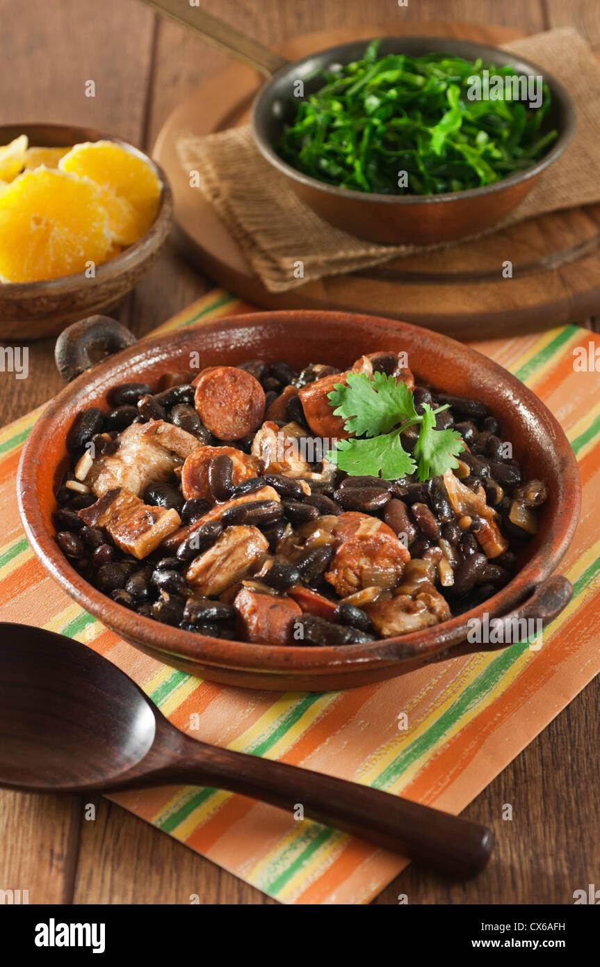 Feijoada Bohnen und Fleisch Eintopf Brasilien Essen Stockfotografie - Alamy