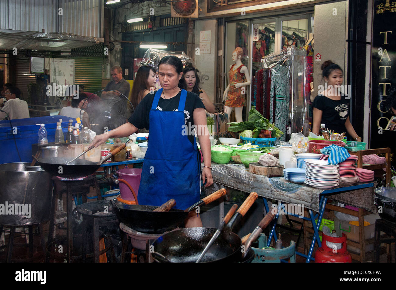 Khao San Road Bangkok Thailand Thai Nacht Markt Essen Bar pub Stockfoto