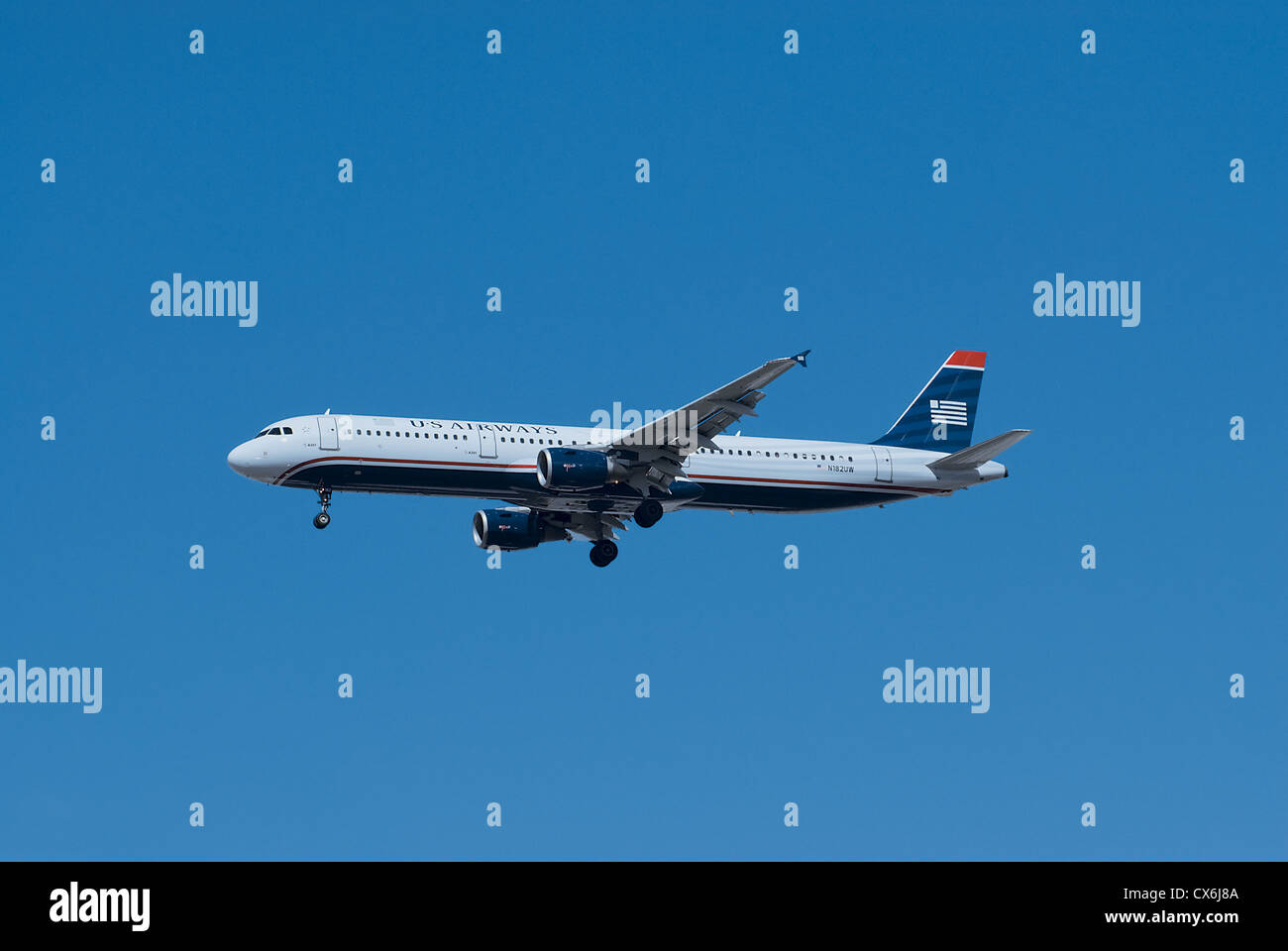 US Airways Flugzeug Landung am McCarran International Airport in Las Vegas, Nevada Stockfoto