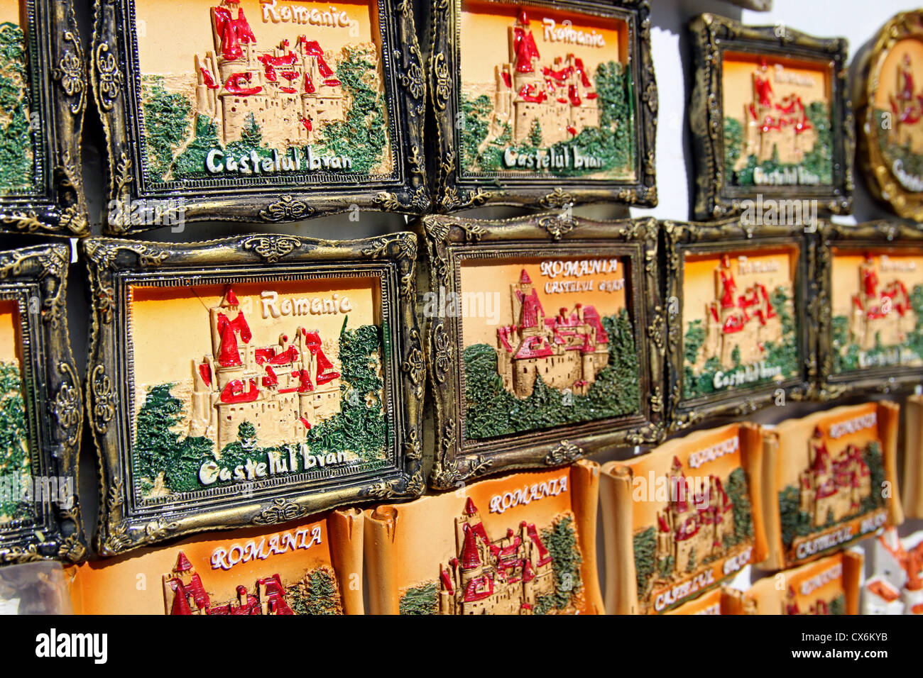 Kühlschrank-Magnete von Schloss Bran in Siebenbürgen, Rumänien, der Heimat von Graf Dracula und Vlad der Pfähler Stockfoto