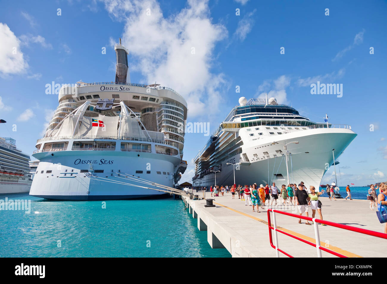 Kreuzfahrtschiffe im Hafen von Philipsburg, St. Maarten Stockfoto