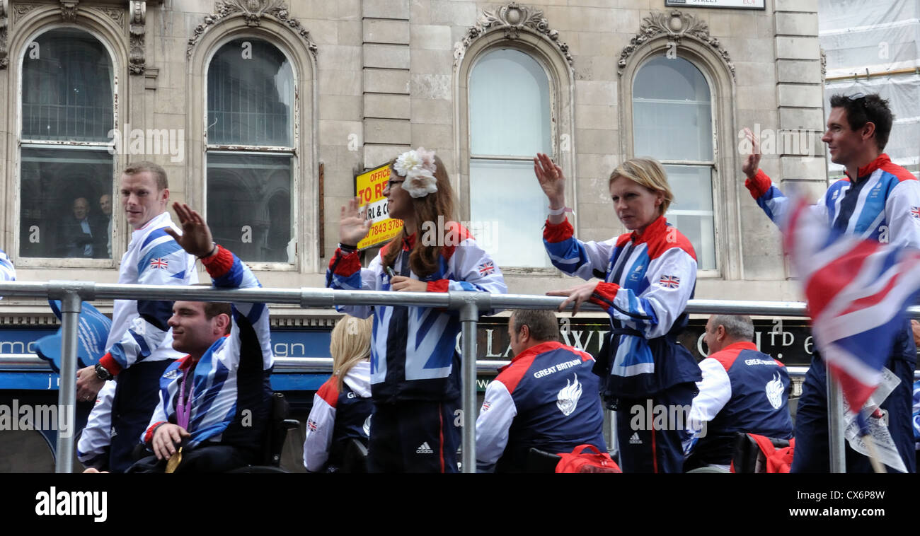 Steve Morris, Mickey Bushell, Sophie Kamlish, Hazel Robson, Paul Blake. Leichtathletik.  Die London 2012 Medal Gewinner Parade. Stockfoto