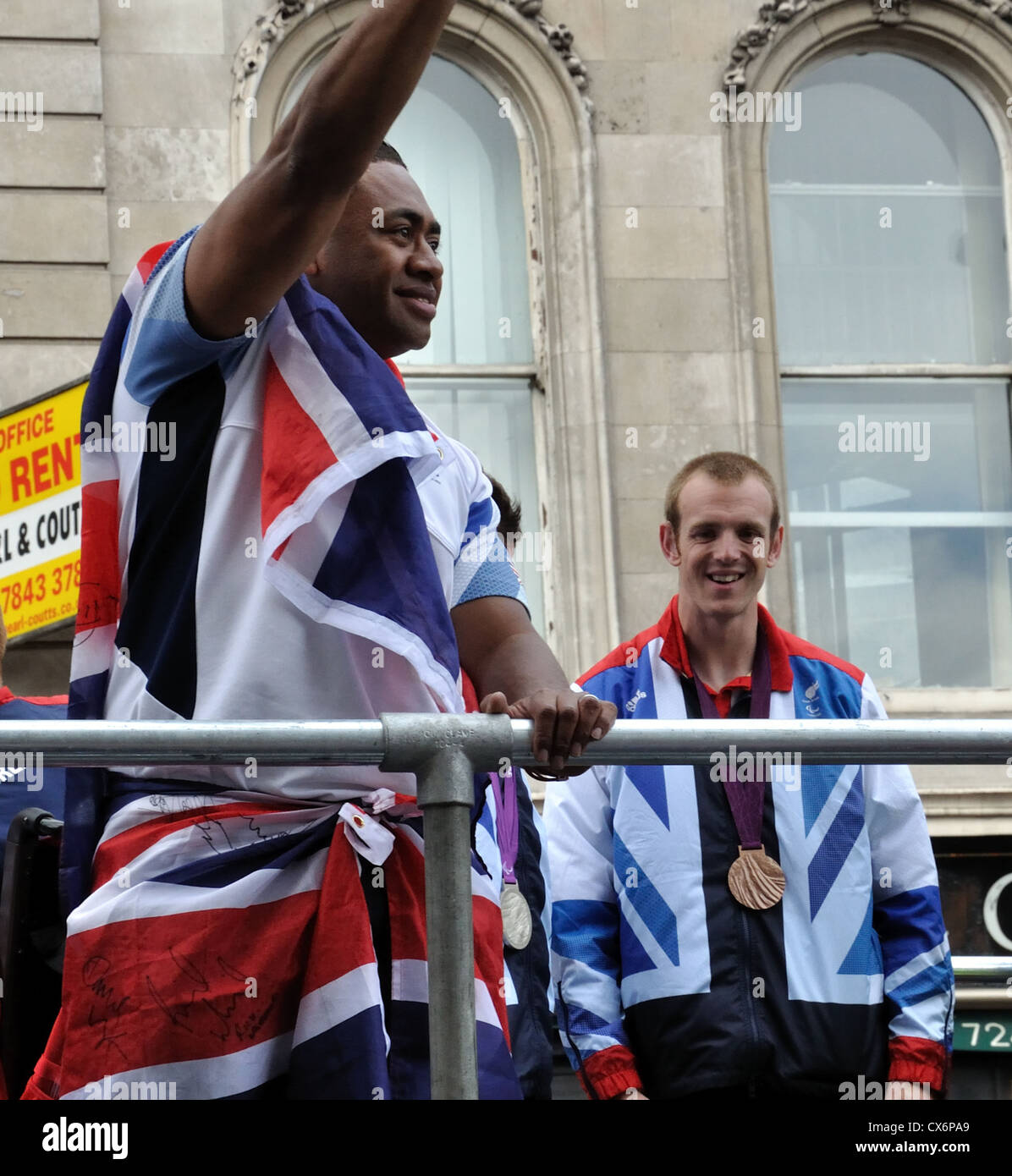 Derek Derenalagi, Ben Rushgrove. Leichtathletik.   Die London 2012 Medal Gewinner Parade. Stockfoto