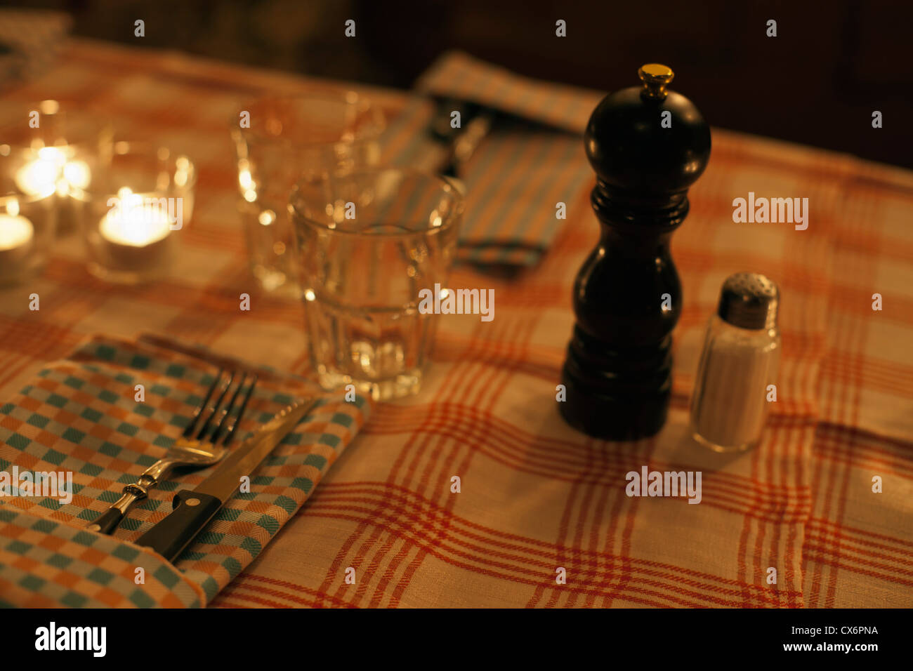 Restaurant-Tischdekoration Stockfoto