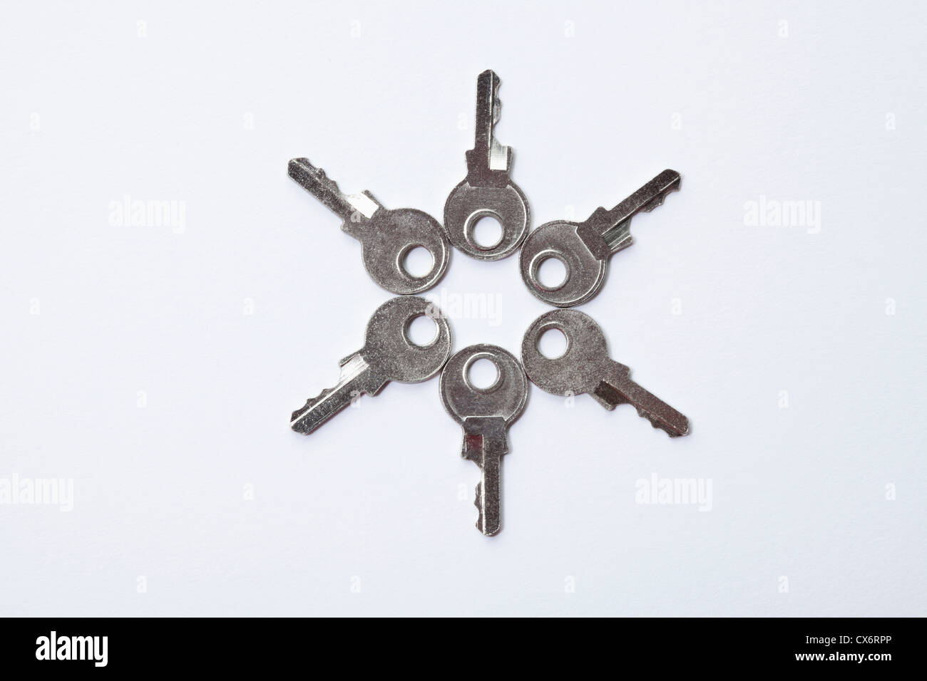 Sechs der gleiche Schlüssel in einem kreisförmigen Muster angeordnet Stockfoto