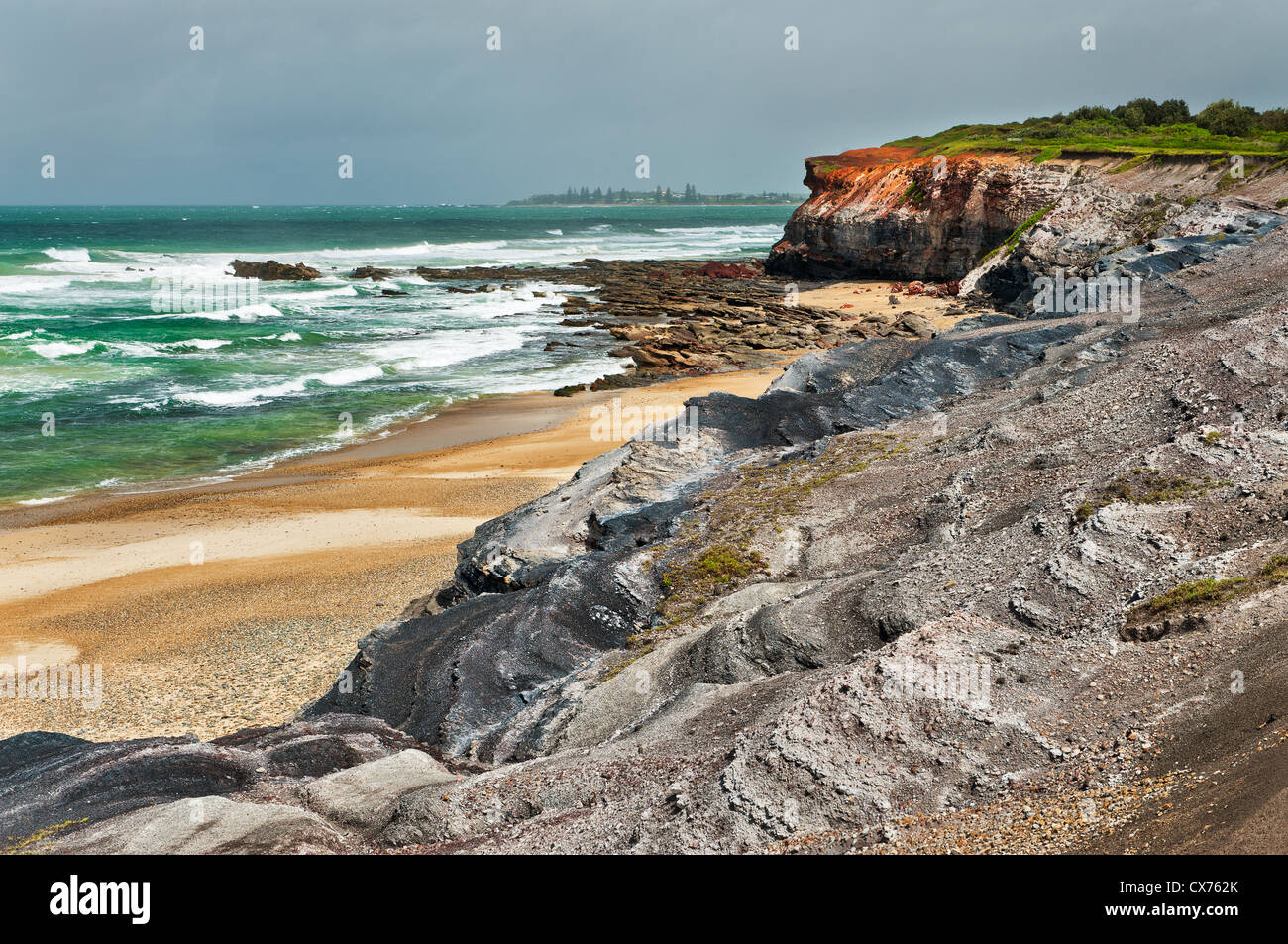 Robuste Rote Kliff am Yuraygir National Park. Stockfoto