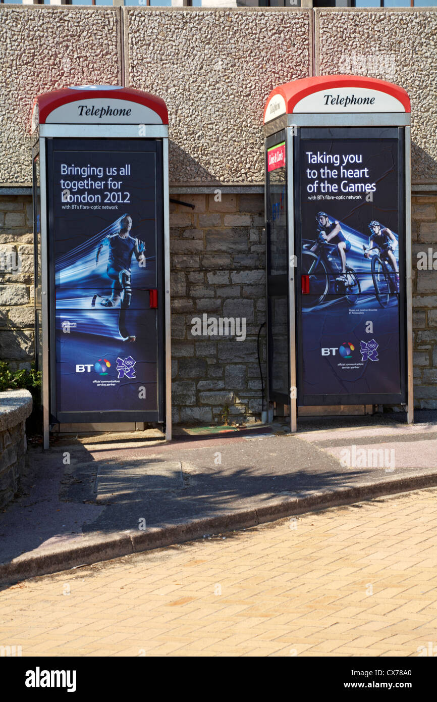 2 Telefonleitungen Boxen in Bournemouth - bringt Sie zum Herzen der Spiele, bringt uns alle zusammen für London 2012 Stockfoto