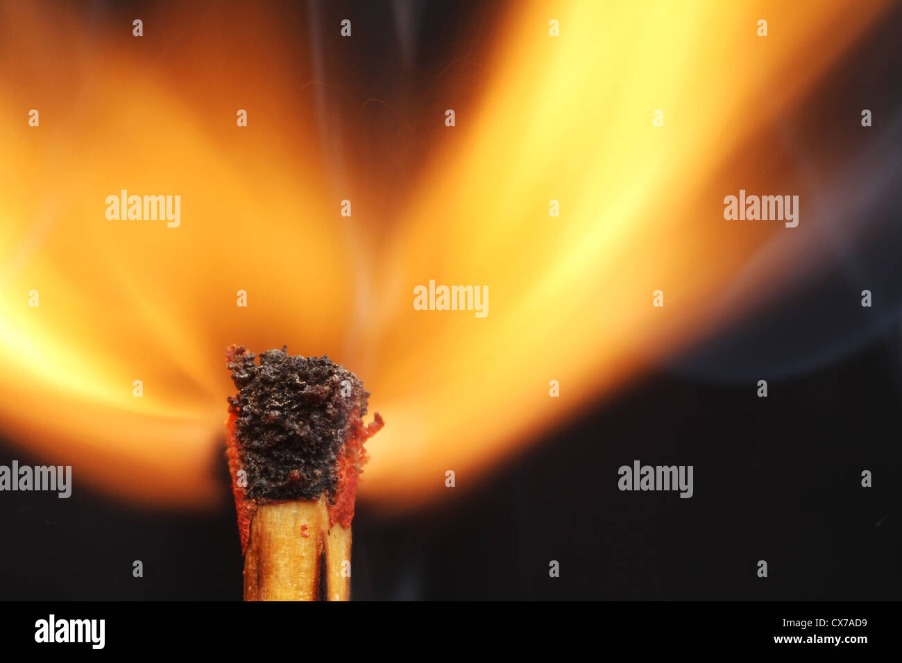 Super Nahaufnahme von einem frisch gezündeten match Stockfoto