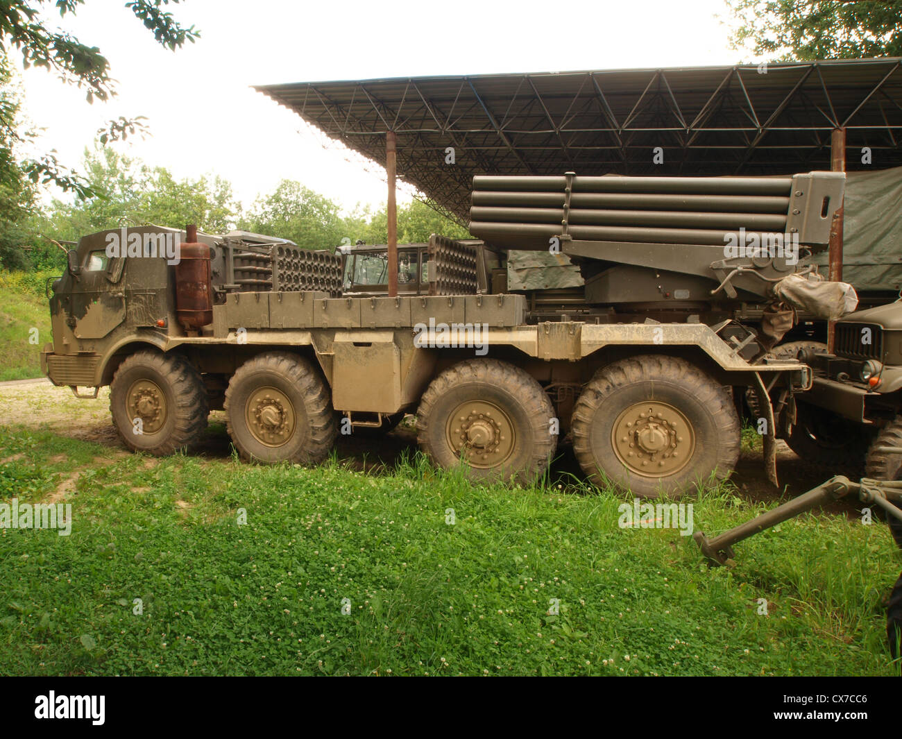RM-70 verwendet Chassis der Tatra 813 8 x 8 LKW Stockfoto