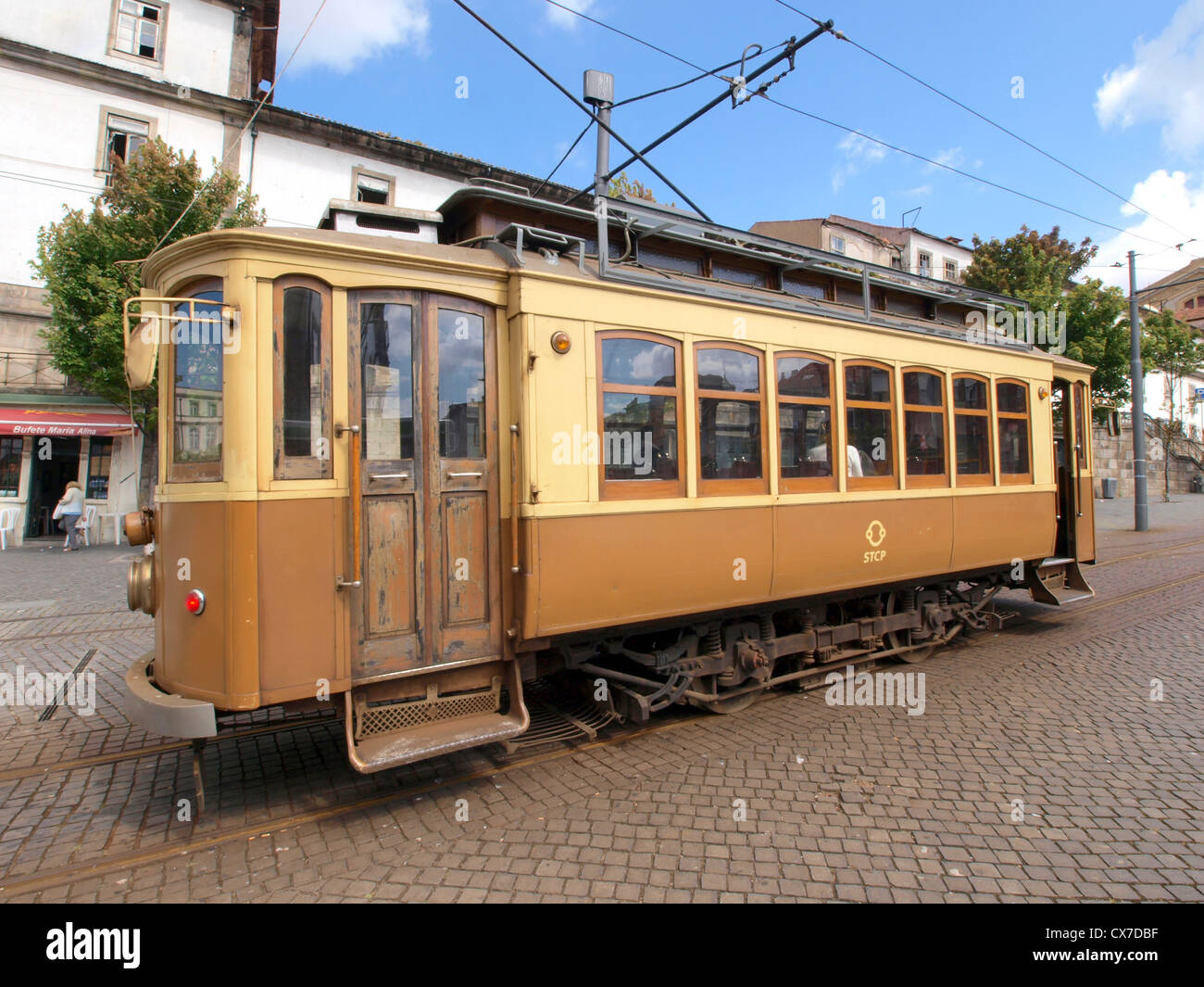 Straßenbahnen in Porto STCP Auto 213 Zeile 22, CARMO Stockfoto