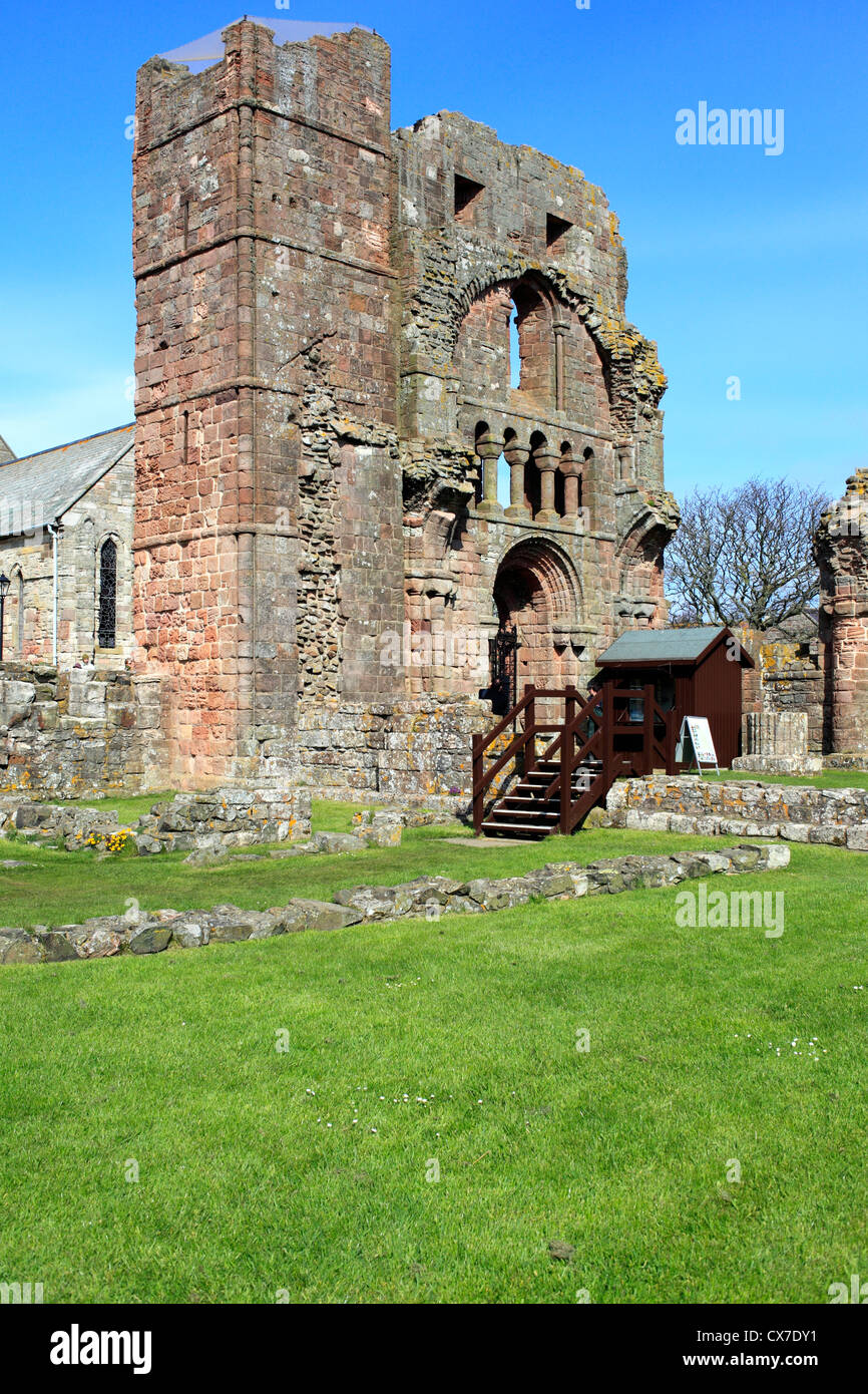 Ruinen der Abtei, Lindisfarne, Holy Island, Northumberland, North East England, UK Stockfoto