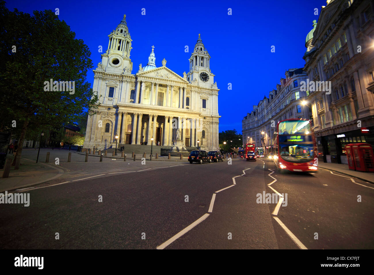 St. Pauls Cathedral am Abend, London, UK Stockfoto