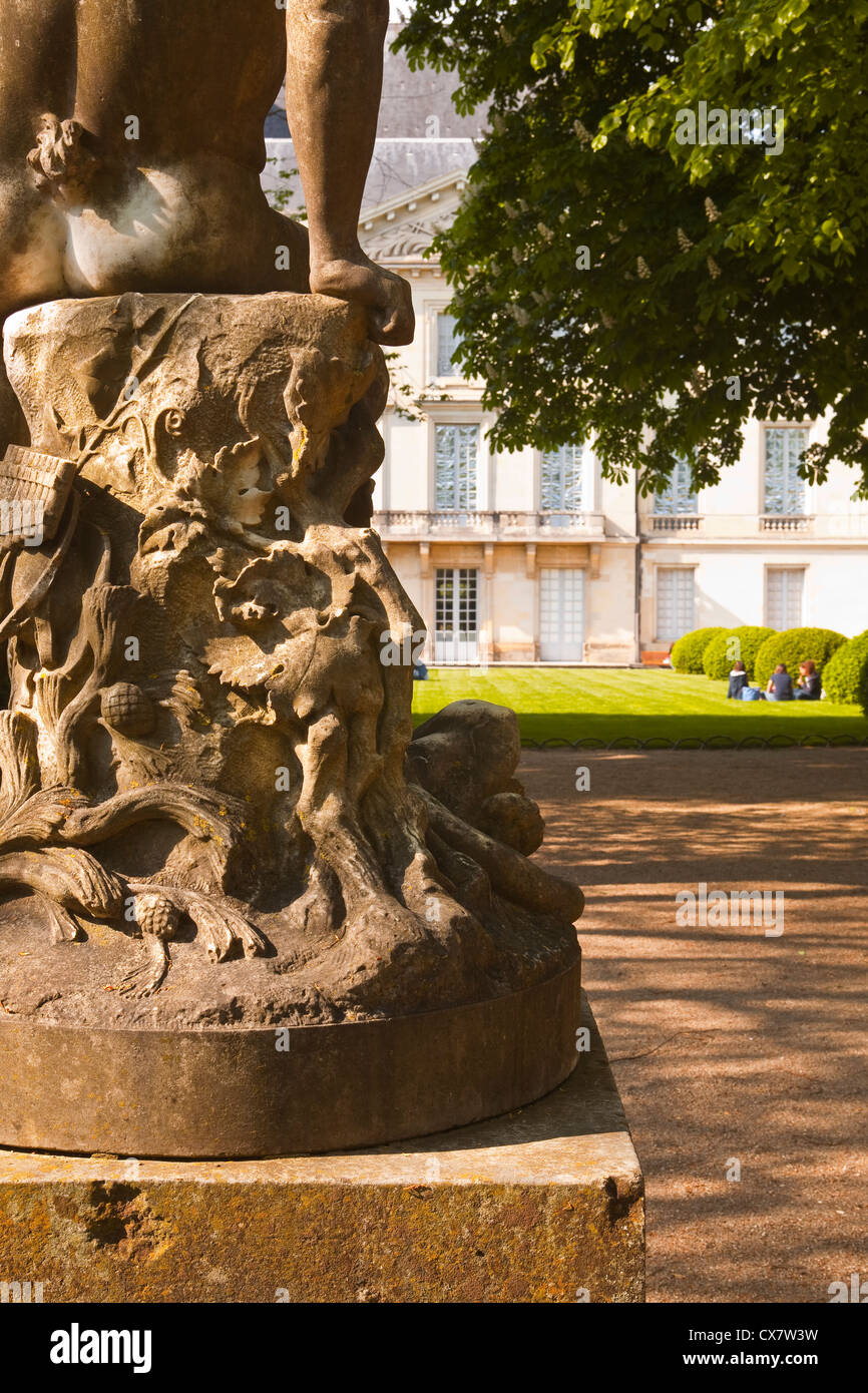 Die Gärten rund um das Musée de Beaux-Arts in Tours, Frankreich. Stockfoto