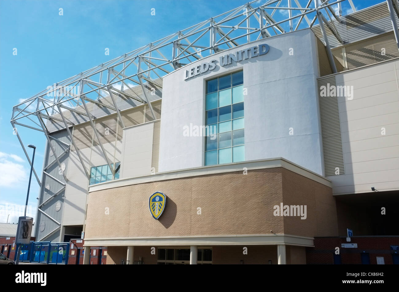 Leeds United Osttribüne von außerhalb der Erde Stockfoto