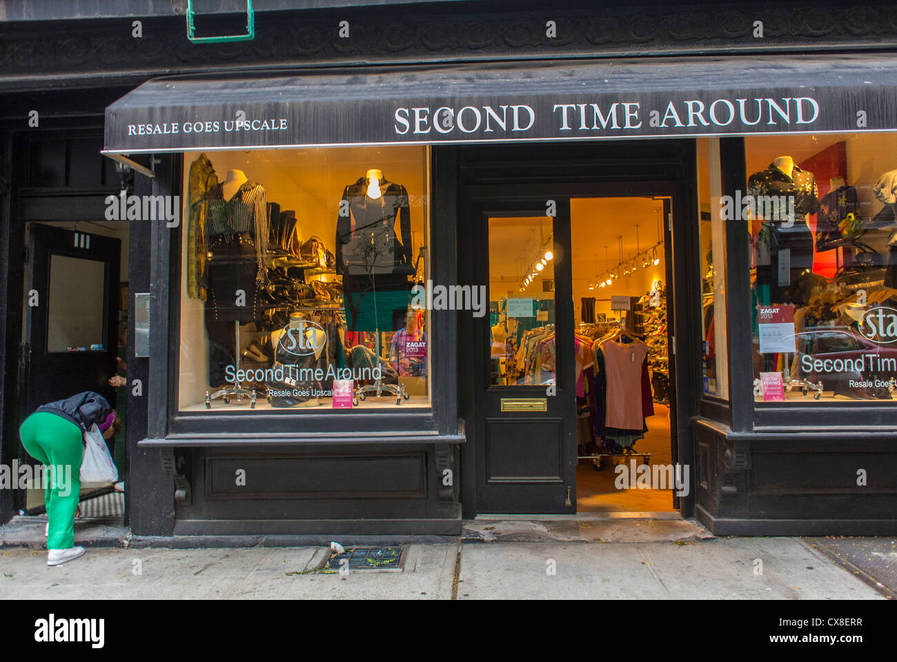 New York, NY, USA, Soho, Einkaufen von Vintage-Klamotten, „Second Time Around“-Einkaufszentrum an der Sullivan St., Manhattan, Geschäfte mit alter Kleidung Stockfoto
