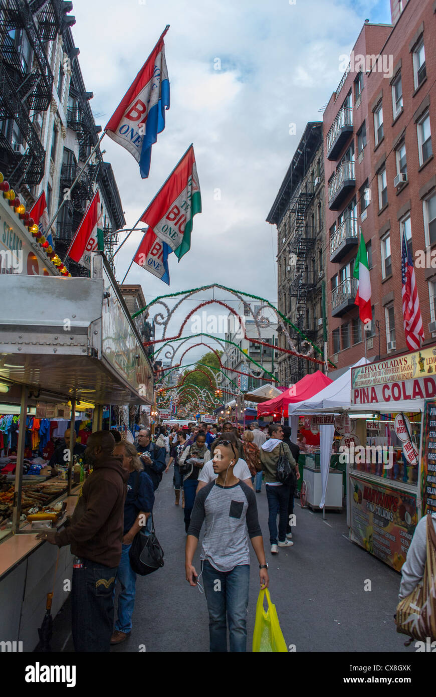 New York, NY, USA, wenig Italien Bereich San Gennaro italienische Lebensmittel Straßenfest, Stände in der Mulberry Street. Stockfoto