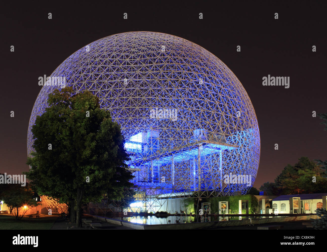 Kanada, Québec, Montréal, der Biosphäre vom Architekten Richard Buckminster Fuller auf Saint-Helen Insel Stockfoto