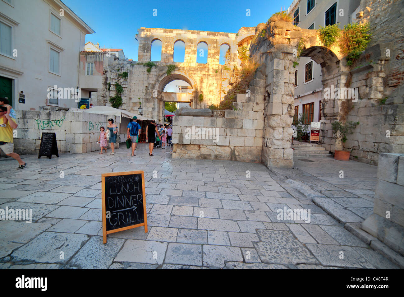Ost-Tor, die Porta Argentea, Split, Dalmatien, Kroatien Stockfoto