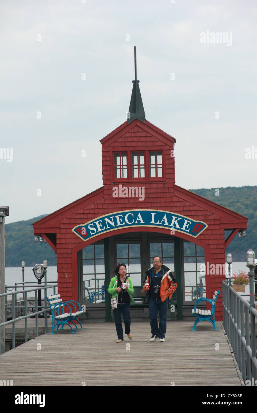 Die Seneca Lake öffentlichen Pier in Watkins Glen New York. Stockfoto