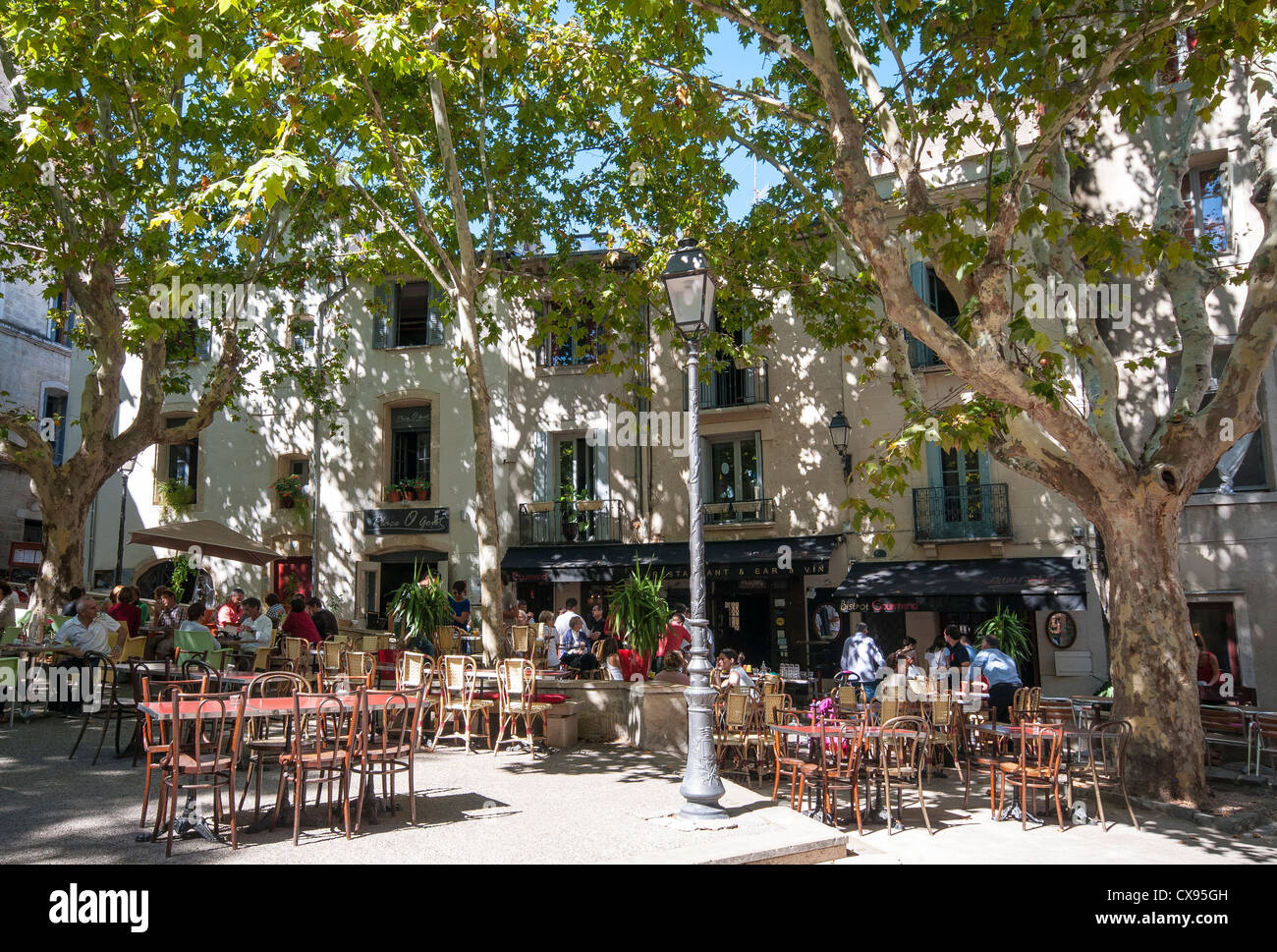 Ort O Gicht und Bistrot Gourmand am Place De La Chapelle Neuve, Montpellier, Frankreich Stockfoto