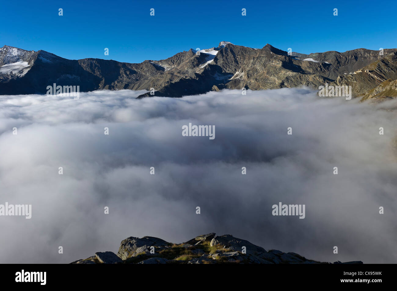 ein Meer aus Wolken auf die Nivolet übergeben, Gran Paradiso NP, Piemont, Italien Stockfoto