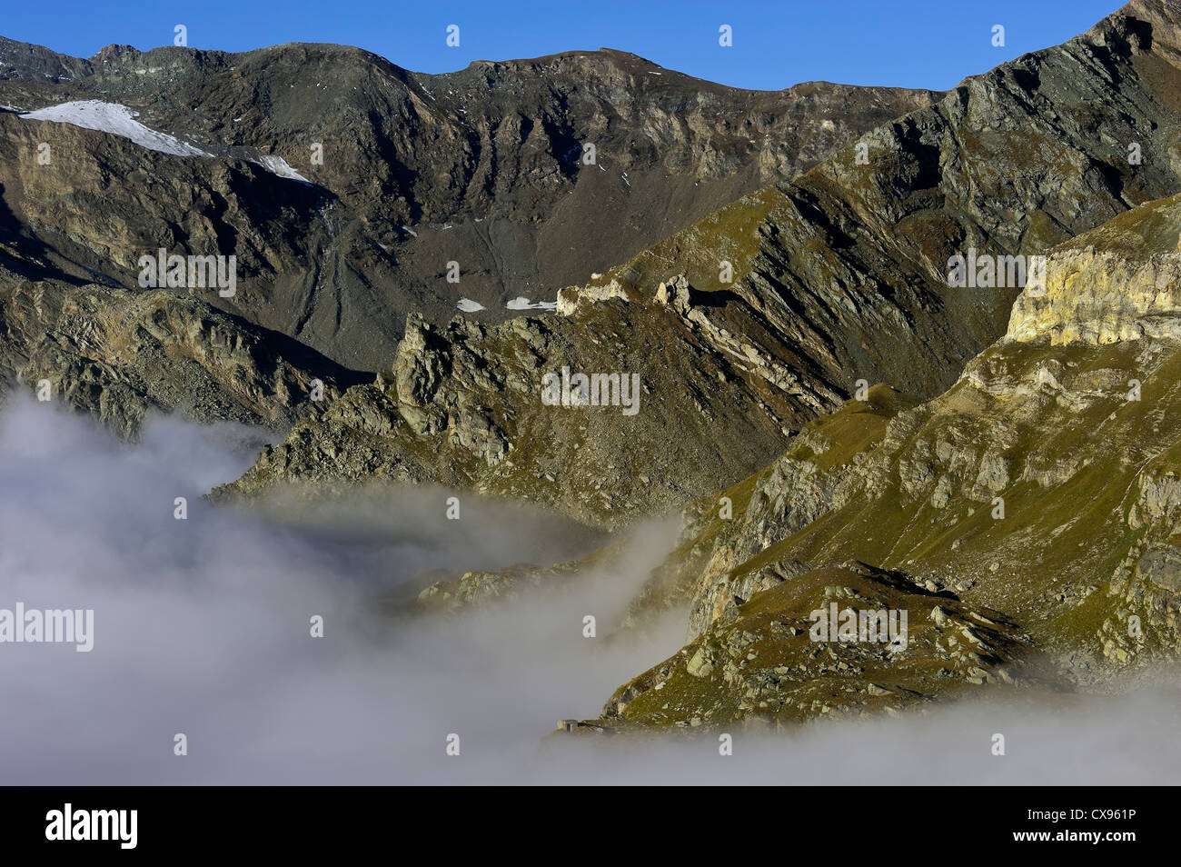 Landschaft über den Wolken auf die Nivolet übergeben, Gran Paradiso NP, Piemont, Italien Stockfoto