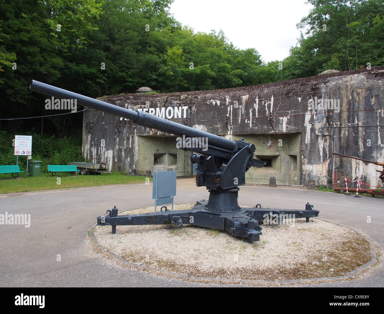 Fort de Fermont und das dazugehörige Museum - Ouvrage Fermont, FLAK 36 88mm Stockfoto