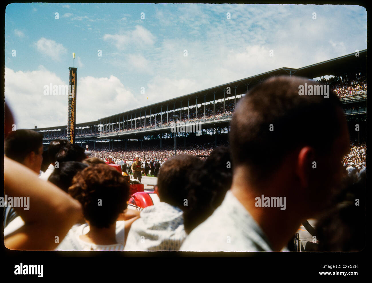 Indy 500 Indianapolis 1962 Rennen Auto motor Speedway 1960er Jahren Rennsport Poleposition, steht die Zeile Menge Grube Stockfoto