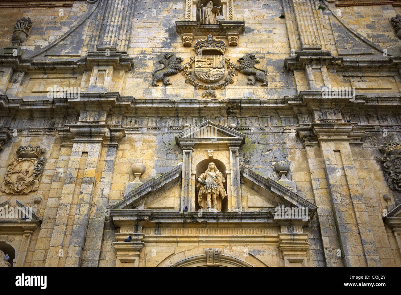 Die Fassade des Monasterio de San Zoilo in der Nähe von Carrion de Los Condes, Spanien. Stockfoto