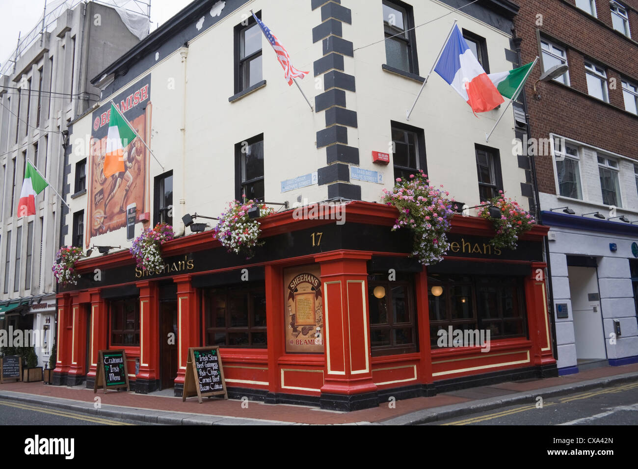 Dublin Irland EU-typischen Stadtzentrum Pub ein familiengeführtes Unternehmen mit traditioneller Irischer essen Menü Stockfoto