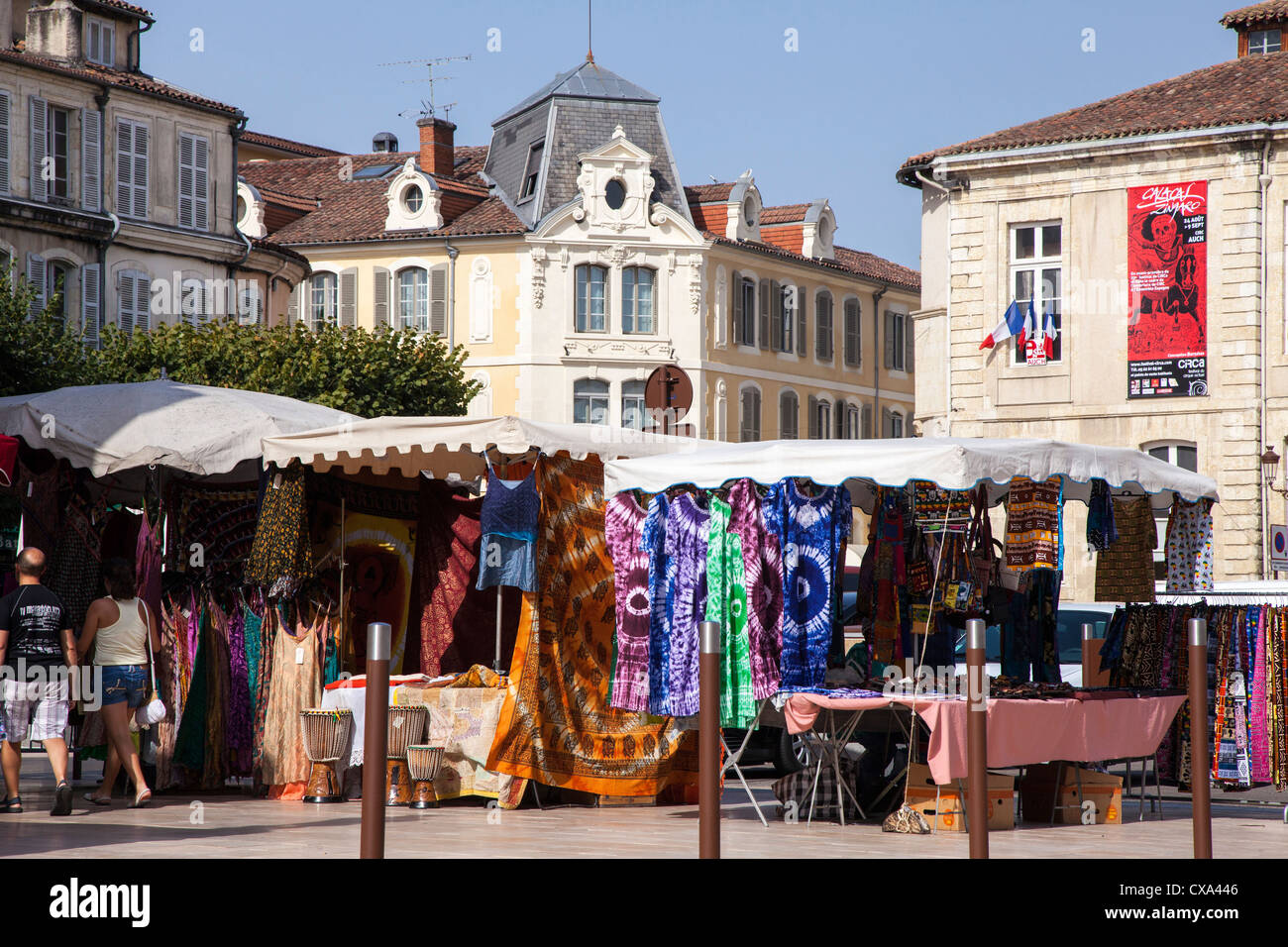 Markt und Gebäude in Auch, Gers, Midi-Pyrenäen, Frankreich Stockfoto