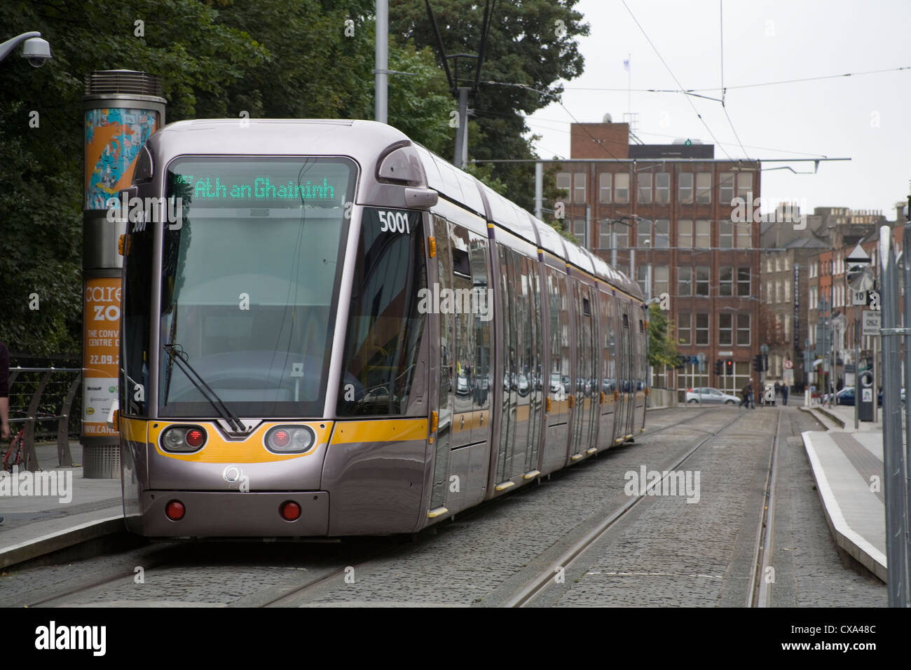 Dublin Stadt Eire EU A LUAS Licht Schiene Straßenbahn in die Innenstadt Stockfoto