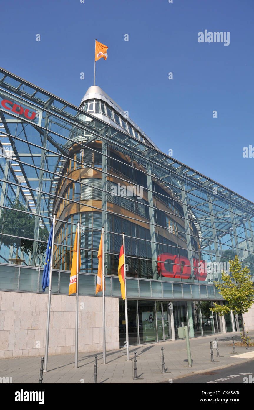 CDU-Bau der Konrad-Adenauer-Haus in der Klingelhoeferstrasse Straße in Berlin-Tiergarten, Berlin, Deutschland Stockfoto