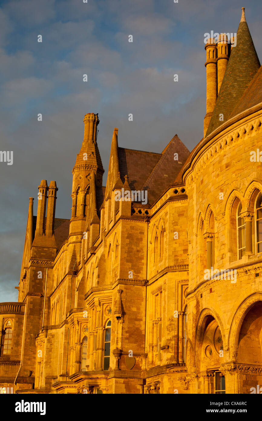 Old College building (Yr Hen Goleg) bei Sonnenuntergang Teil von Aberystwyth Universität Aberystwyth Ceredigion Mid Wales UK Stockfoto