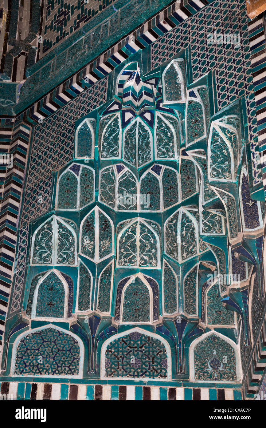 Detail der Fliesen Ziyarat-Khana, Squinch, Pilgerreise Zimmer im Shah-i Zinda, Samarkand, Usbekistan Stockfoto