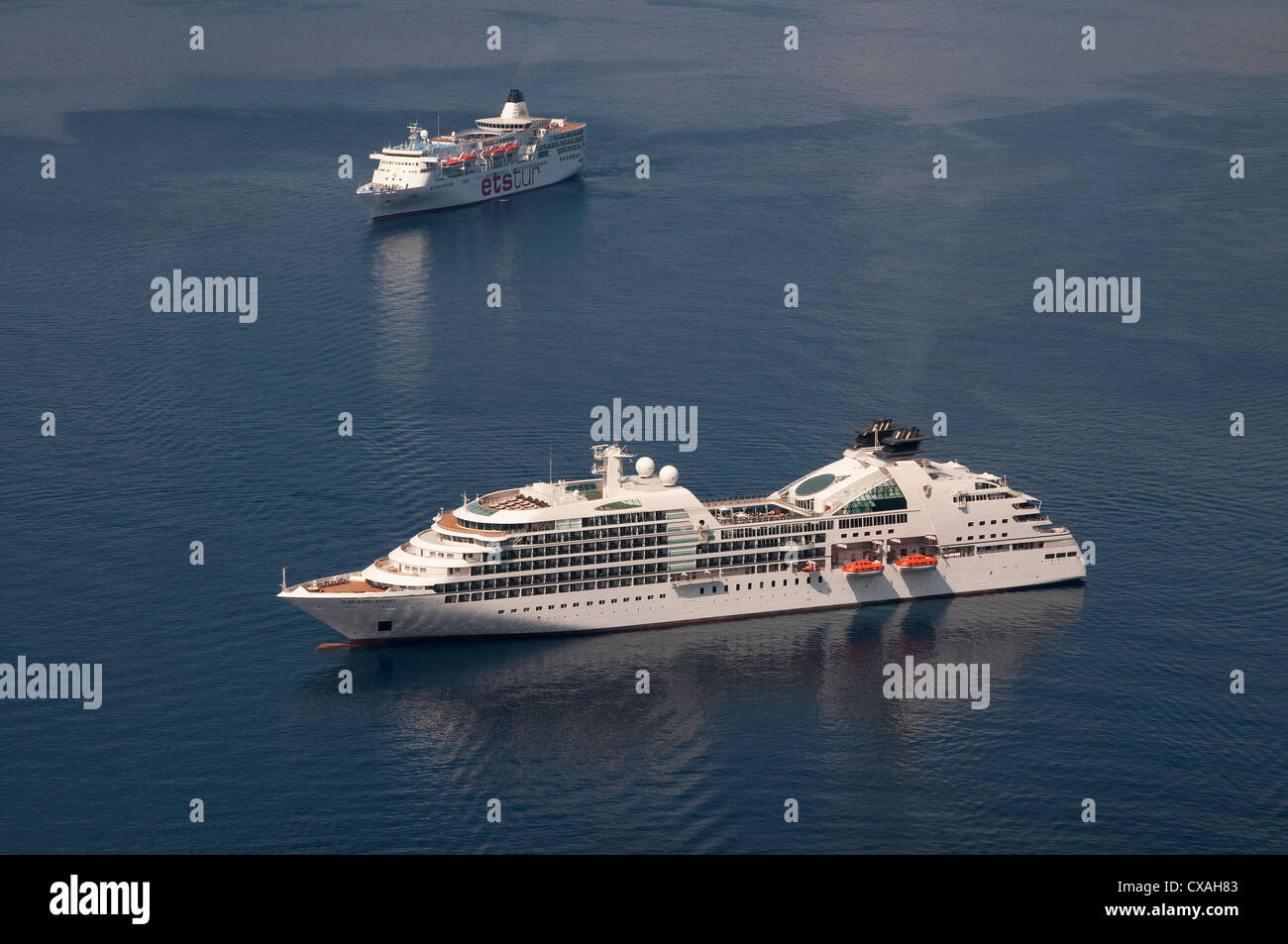 Cruise Liner, Cycladen Inseln, Santorini, Griechenland Stockfoto