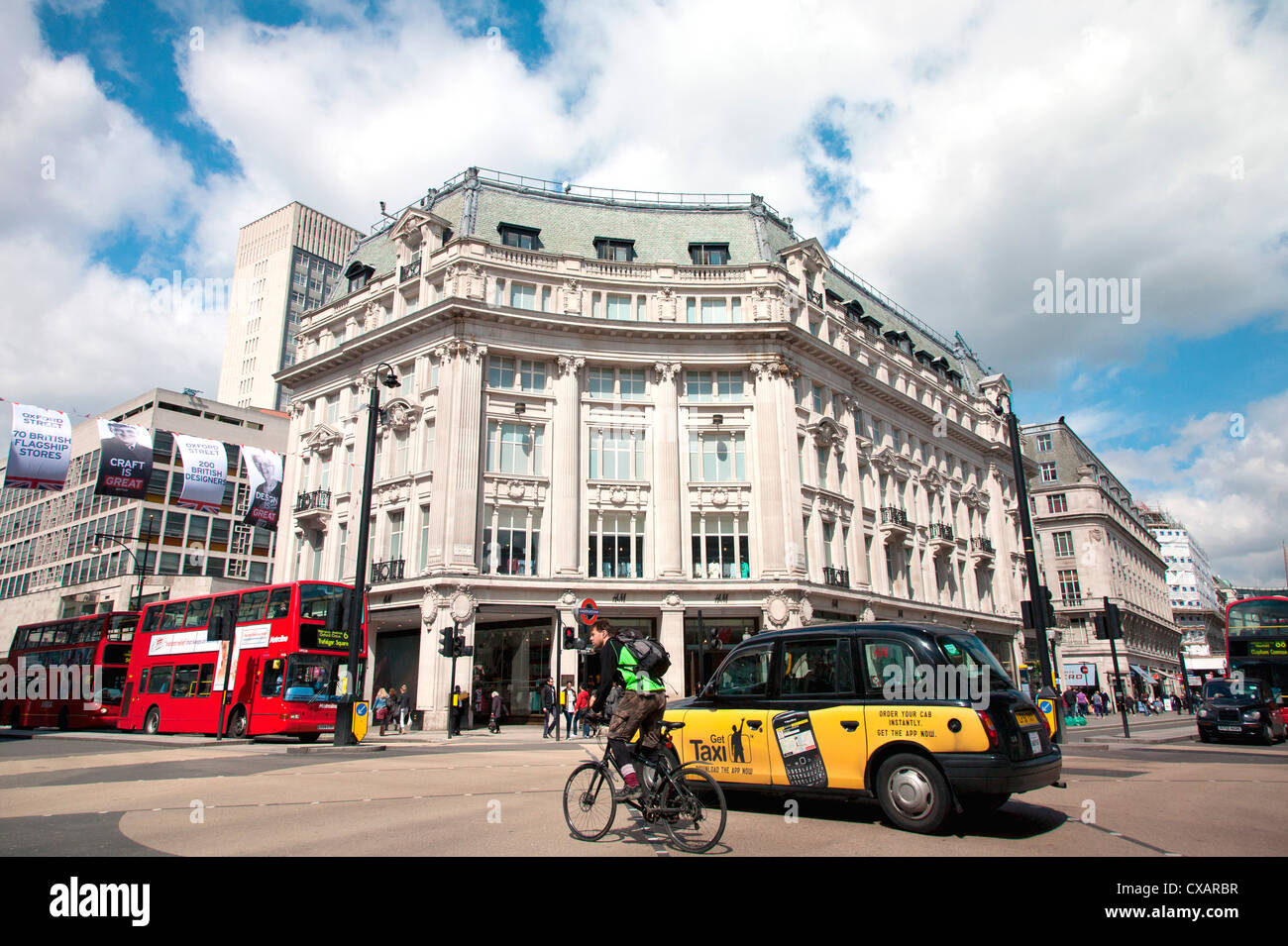 Diagonale Fußgängerüberweg am Oxford Circus, London, England, Vereinigtes Königreich, Europa Stockfoto