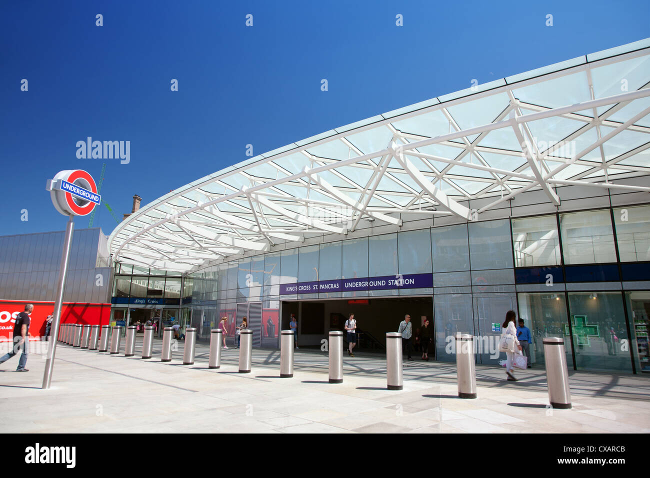 Eingang zum Bahnhof Kings Cross Pancras Road, London, England, Vereinigtes Königreich, Europa Stockfoto