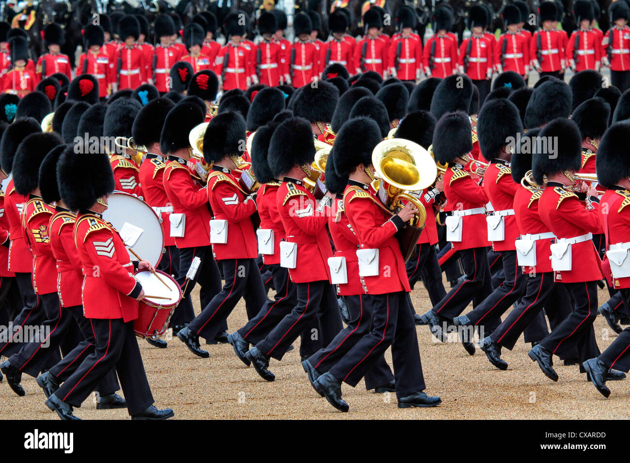 Soldaten beim Trooping die Farbe 2012, die Queen Geburtstag Parade, Horse Guards, Whitehall, London, England, Vereinigtes Königreich Stockfoto