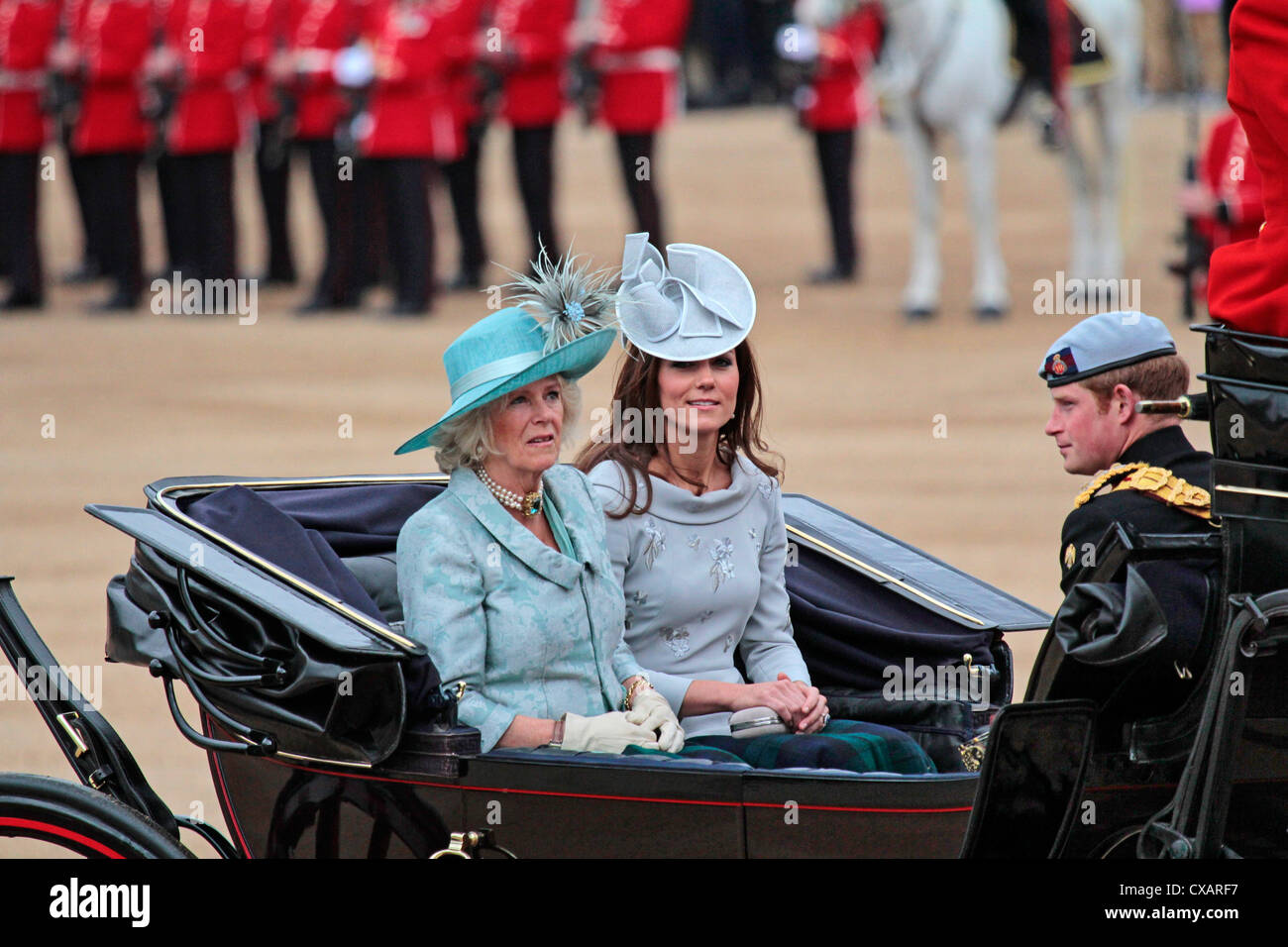 Die Herzogin von Cornwall, die Herzogin von Cambridge und Prinz Harry, der Königin Birthday Parade, Whitehall, London Stockfoto